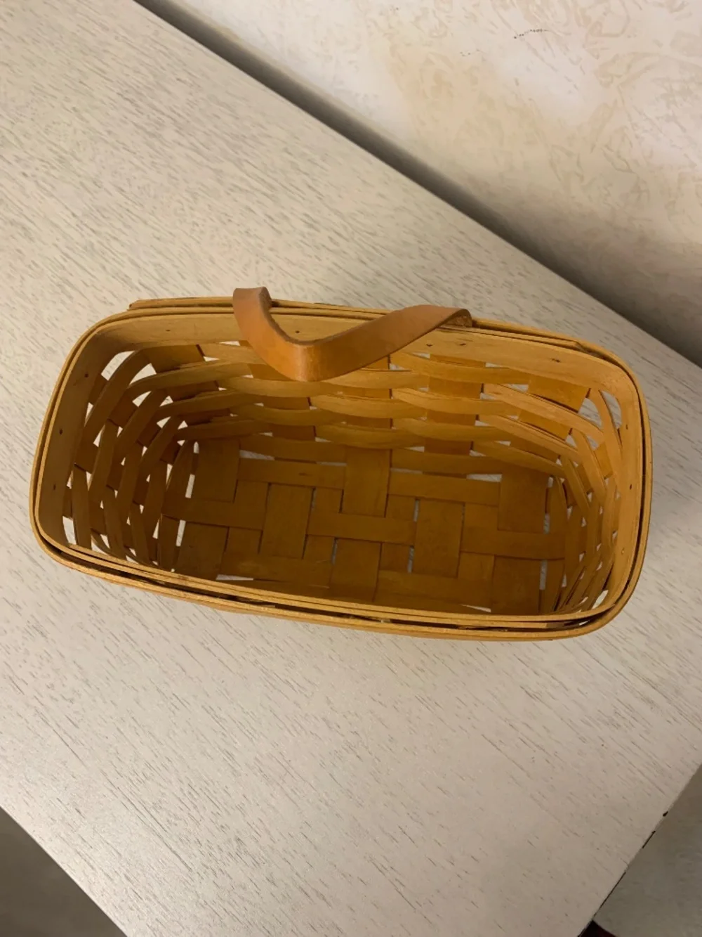 Beautiful Medium-Sized Hanging Longaberger Basket